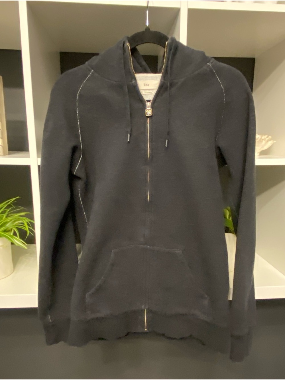 Aritzia TNA Women’s Charcoal Grey Zip-Up Hoodie Sweater With Kangaroo Pockets M